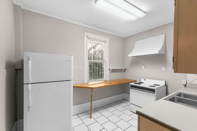 Interior Photo - Laurelton Oaks