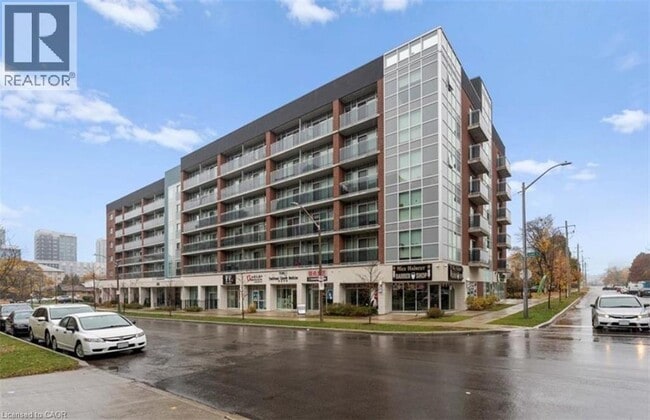 Building Photo - 308 Lester St