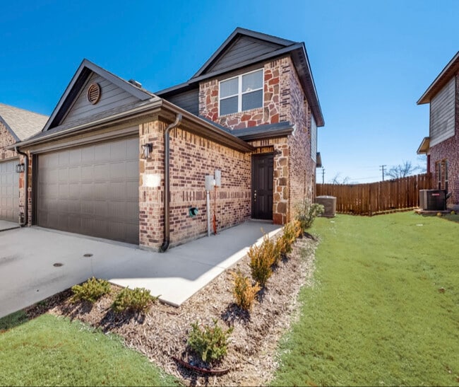 Photo - 4933-5015 Villas Dr Townhome