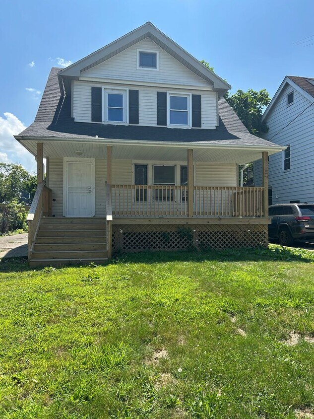 Foto principal - Coming Soon! Section 8 Accepted! Newly Ren...