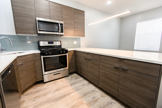 Foto del edificio - 5302 N Magnolia Ave