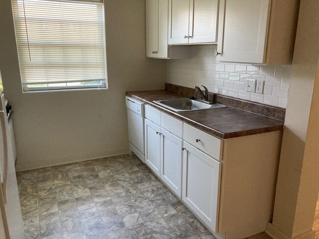 Interior Photo - Suburban Square Apartments