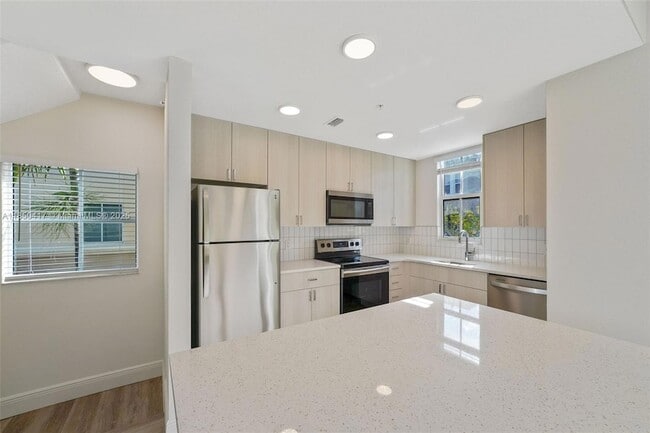 Foto del edificio - 10170 SW 7th St