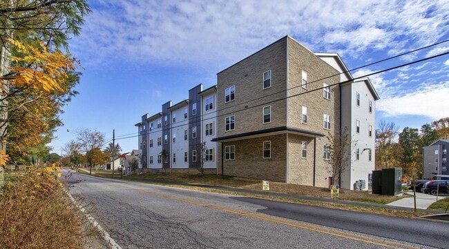 Building Photo - Union at Crescent