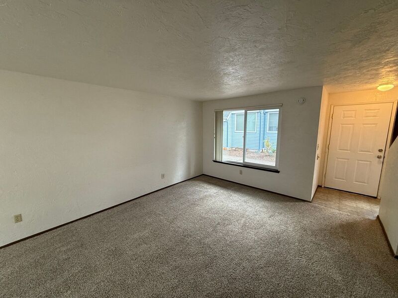 Foto principal - 2501 SW Pickford St