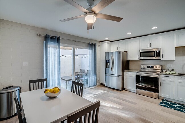 Foto del edificio - 4848 N Woodmere Fairway