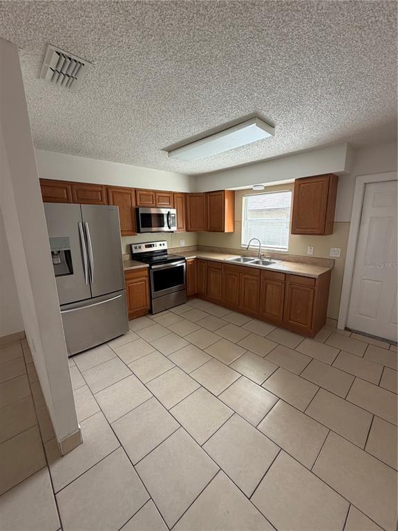 Building Photo - 2461 Chestnut Woods Dr