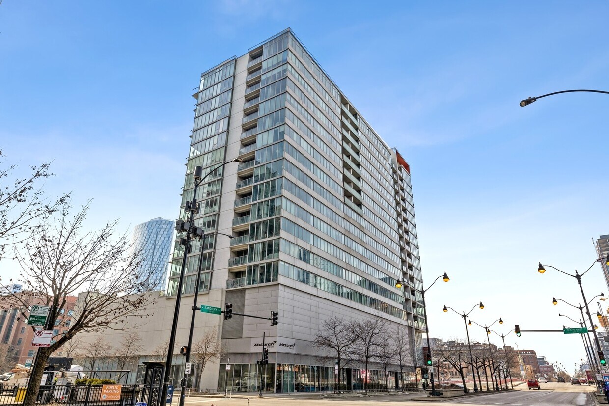 Foto principal - 659 W Randolph St