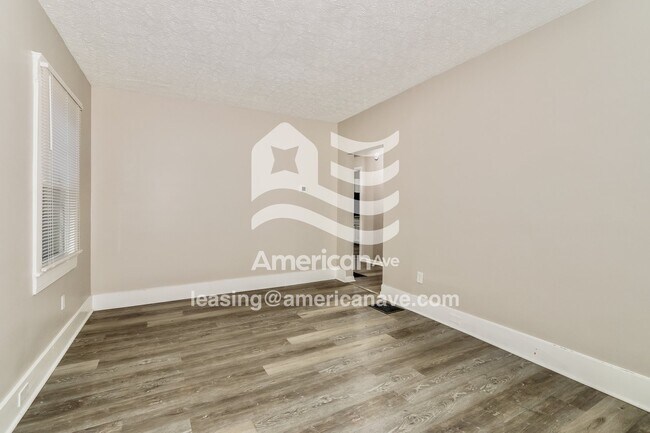 Building Photo - 403 S 38th St