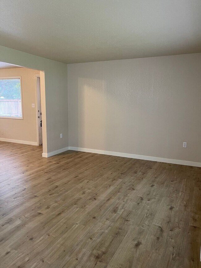Foto del edificio - 2 Bdrm, 1 bath, 832sf home in Spanaway