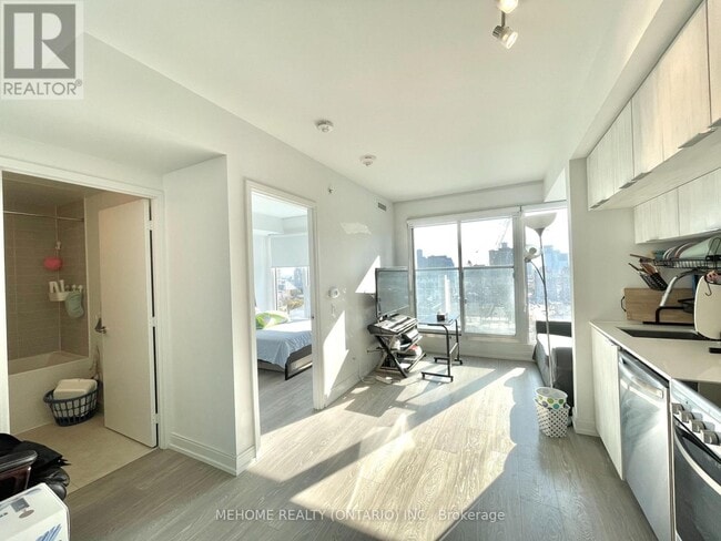 Building Photo - 181 Dundas St E