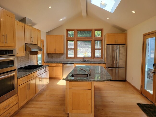 Building Photo - Incredible Reliez Valley Home