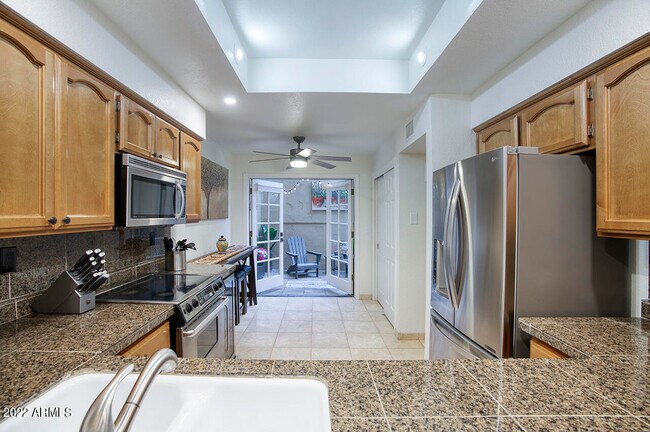 Building Photo - 6116 N 28th St