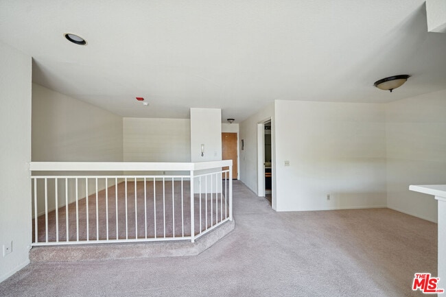 Foto del edificio - 1519 N Martel Ave