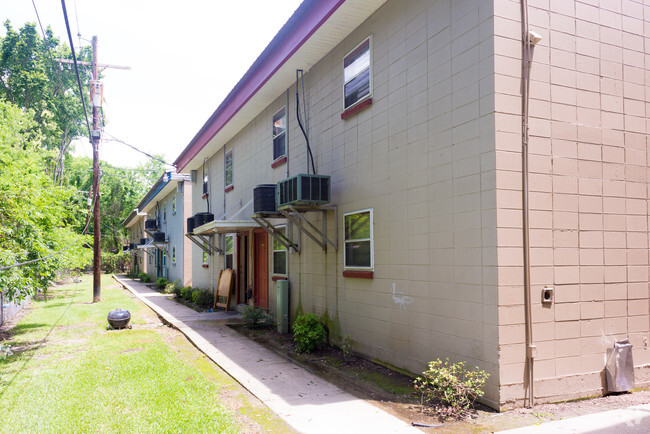 Building Photo - Fairwood Apartments