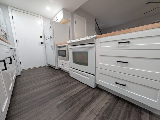 Foto del edificio - Central Las Vegas Condo Close to UNLV
