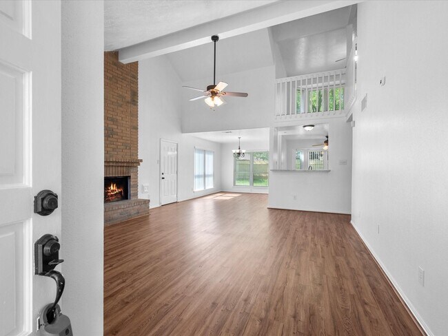 Foto del edificio - 16311 Salinas Ln