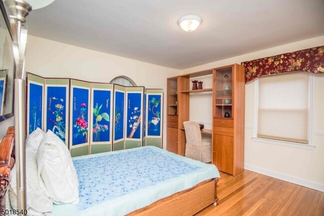 Foto del edificio - 48 Campbell Ave