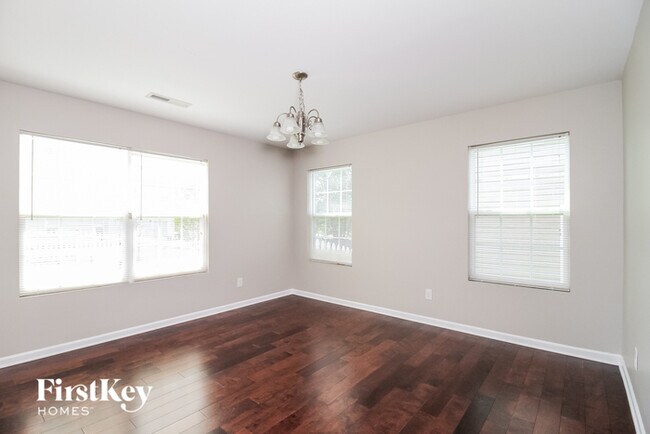 Foto del edificio - 475 Summergate Dr