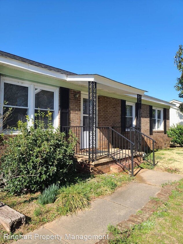 Foto principal - 3 br, 1 bath House - 105 Zion Church Road