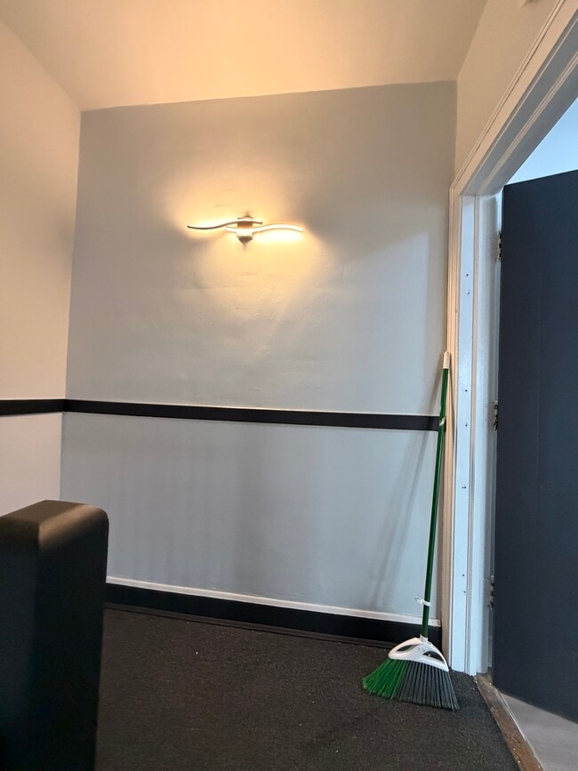 Building Photo - 8434 S Drexel Ave