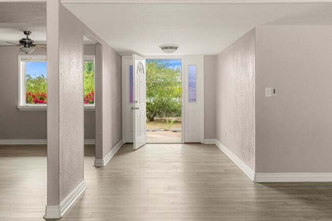 Foto del edificio - 6724 N 58th Pl