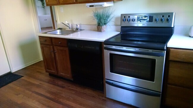 Foto del edificio - Charming 3 Bed / 1 Bath Cape Cod in Aberde...