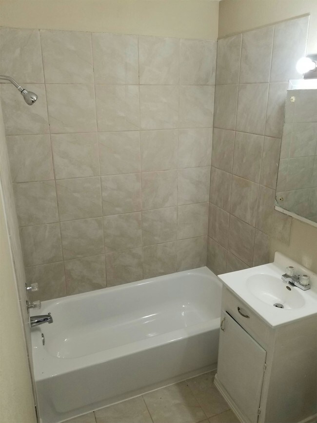 Foto del edificio - 4912 E Morris St