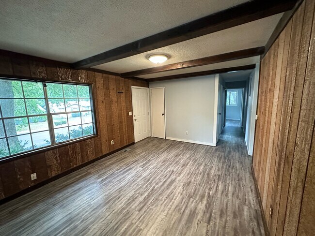 Foto del edificio - 920 Timberline Dr