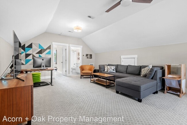 Foto del edificio - 4 br, 3 bath House - 1315 Tucker St.