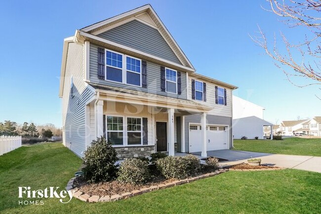 Building Photo - 343 Whispering Hills Dr