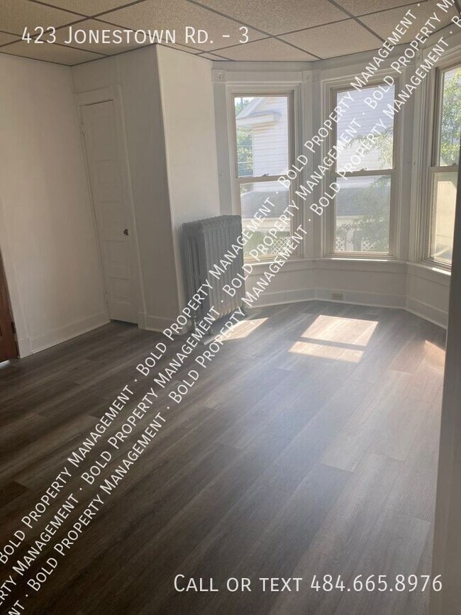 Foto del edificio - 423 Jonestown Rd