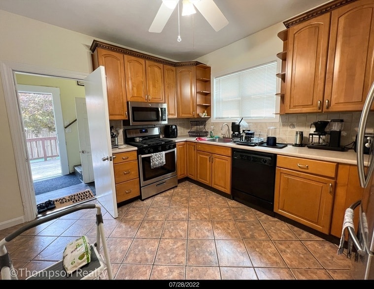 Primary Photo - 253 Spring St