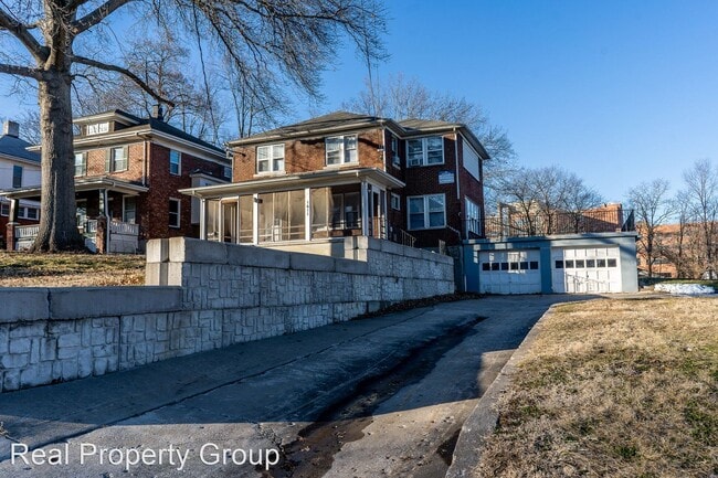Building Photo - 8 br, 4 bath House - 1611 University Ave.