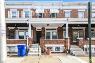 Building Photo - 919 N Lakewood Ave