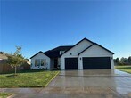 Primary Photo - 5860 Lavender Ave