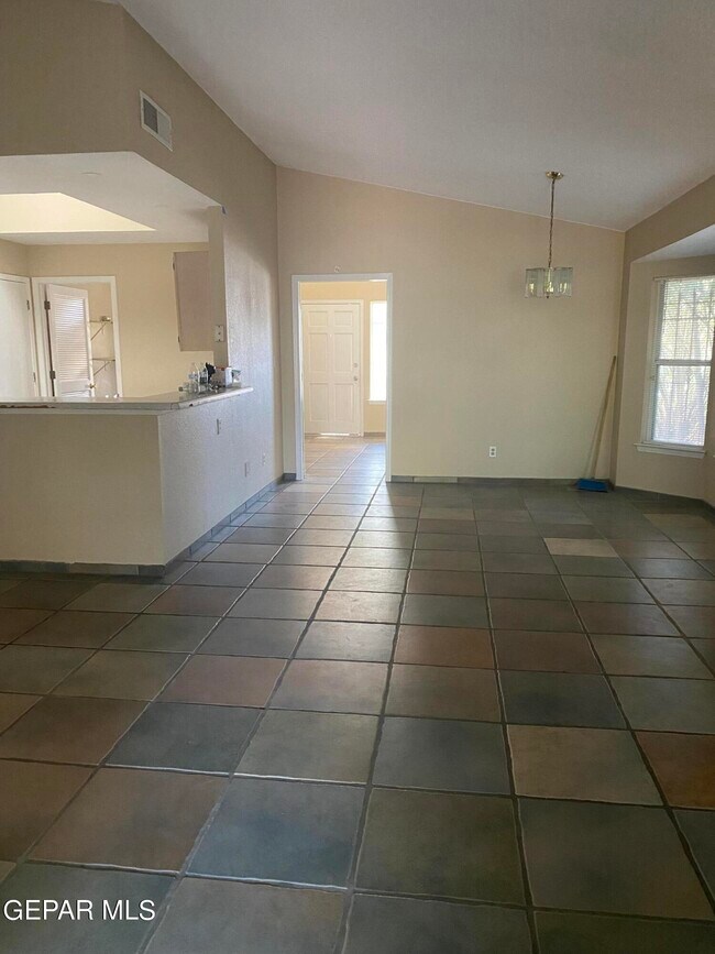 Building Photo - 12273 Red Sun Dr