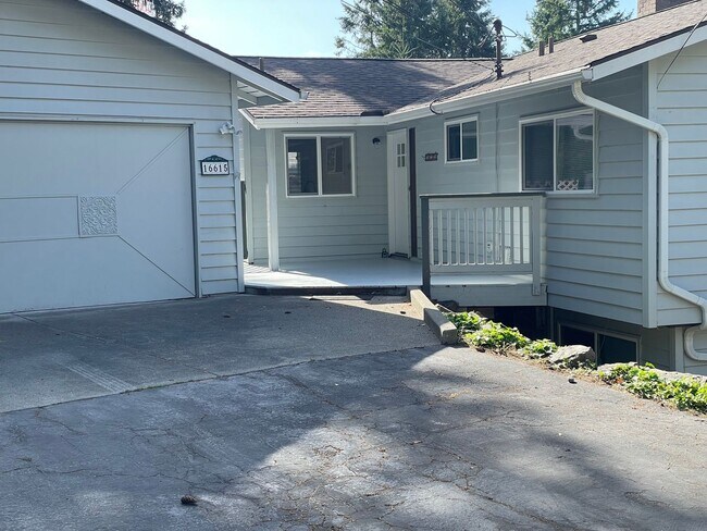 Foto del edificio - 16615 NE 87th St