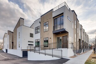 Building Photo - 1752 W 41st Ave