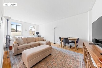 Building Photo - 250 W 24 St