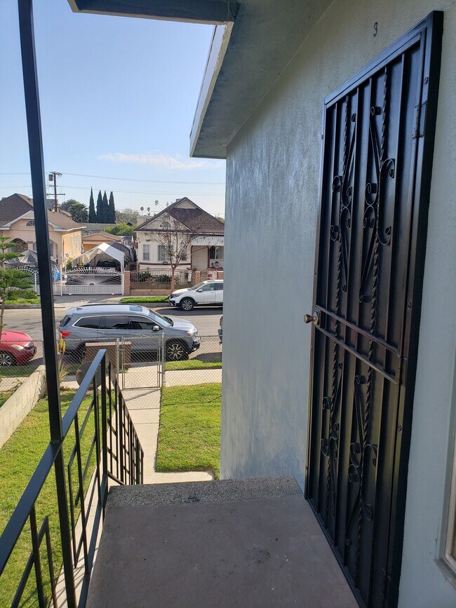 Foto del edificio - 1451 E 21st St