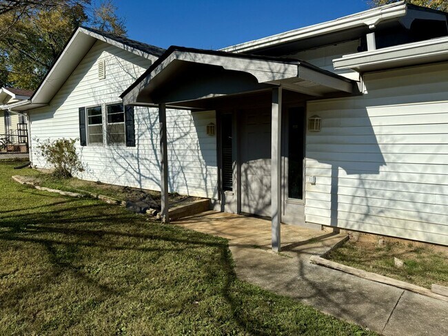 Foto del edificio - Maryville 37804 - 3 bedroom 2 bath - call ...