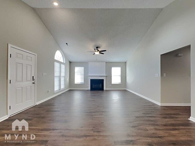 Foto del edificio - 5307 Timbertop Ln