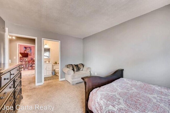 Building Photo - 7087 Russan Ln