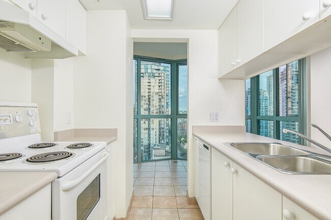 Building Photo - 1804-1188 Howe