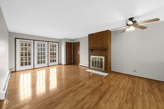 Building Photo - 2300 Glen Pointe Dr