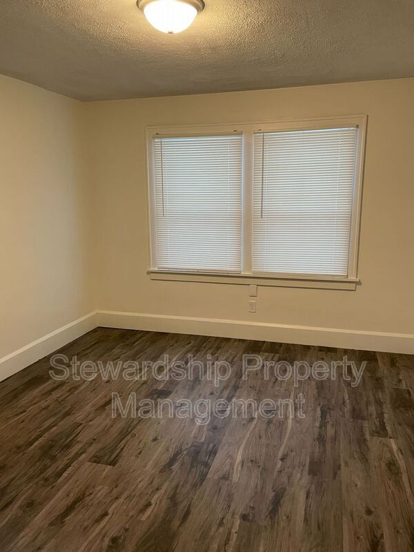 Foto del edificio - 1738 Ohio Ave NE