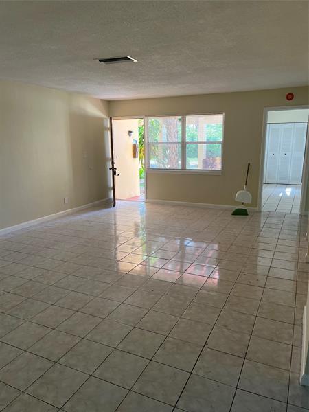 Building Photo - 7800 NW 37th Dr
