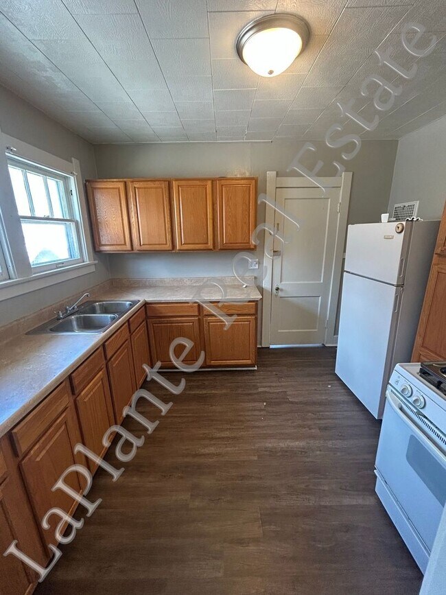 Foto del edificio - 4134 Lyman Ave