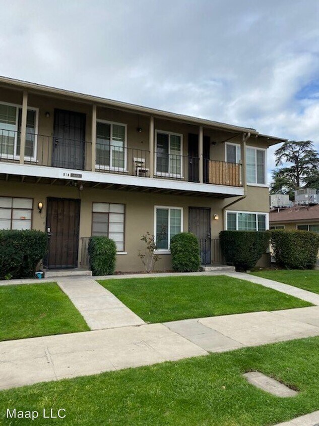 Building Photo - 818 E Floradora Ave